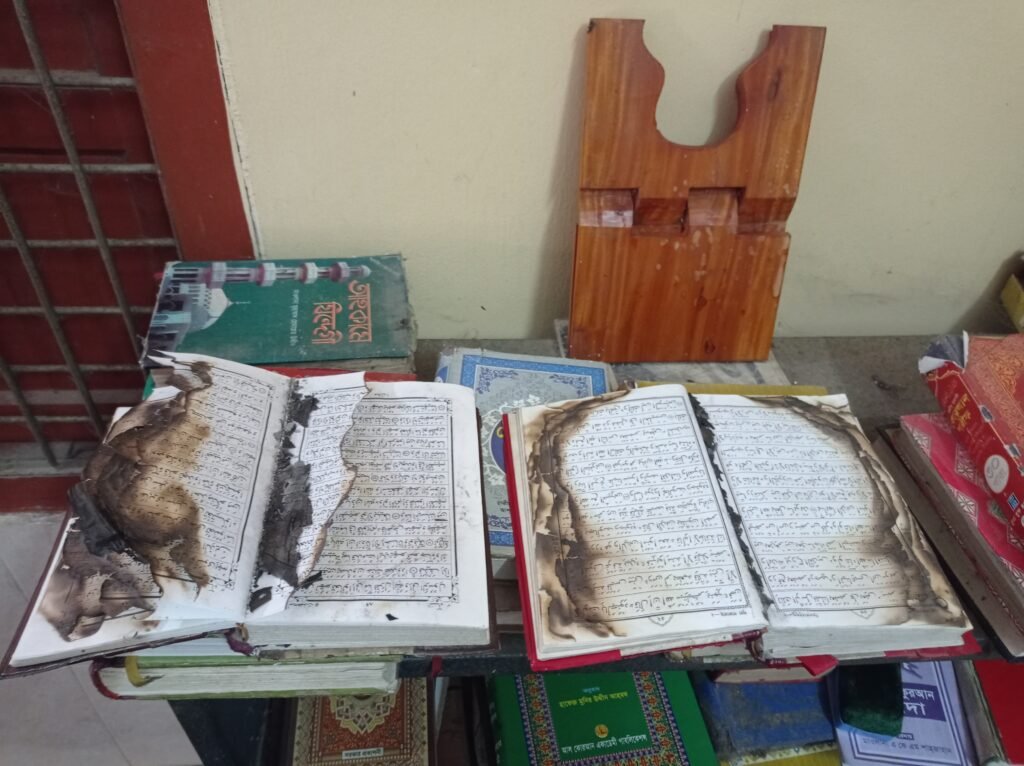 রাবির আবাসিক হলে পোড়াল আল- কোরআন বিজেপির প্রতীক অঙ্কন