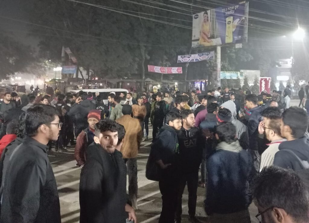 বেরোবিতে তুচ্ছ ঘটনা কেন্দ্র করে শিক্ষার্থীদের মধ্যে সংঘর্ষ