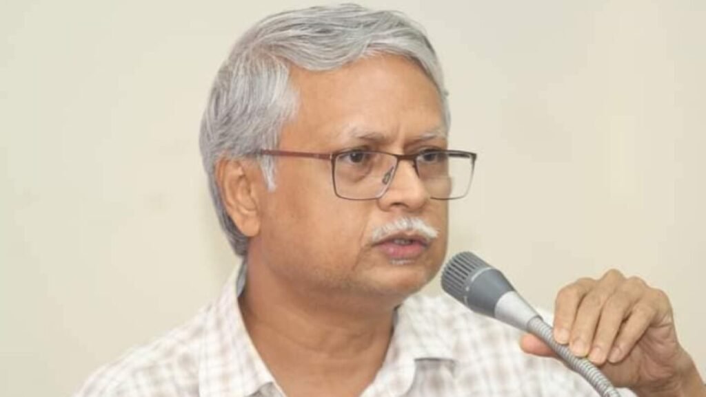 বিশ্ববিদ্যালয় নিয়ে