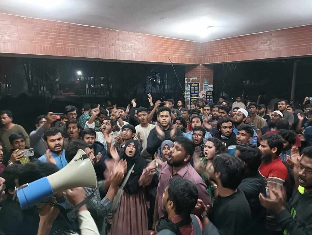জাকসু নিয়ে ছাত্রদল-শিক্ষার্থীদের পাল্টাপাল্টি অবস্থান কর্মসূচি, বিক্ষোভ মিছিল