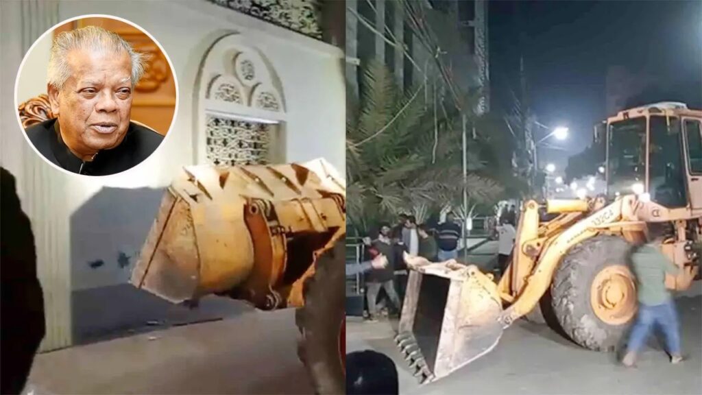 আমুর বরিশালের বাড়িতে বুলডোজার চালিয়েছে ছাত্র-জনতা