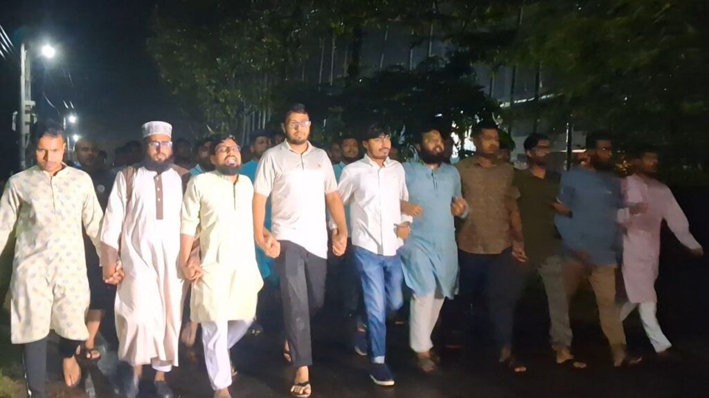 এনসিপি নেতাকর্মীদের ওপর হামলার প্রতিবাদে রাবি শিবিরের বিক্ষোভ