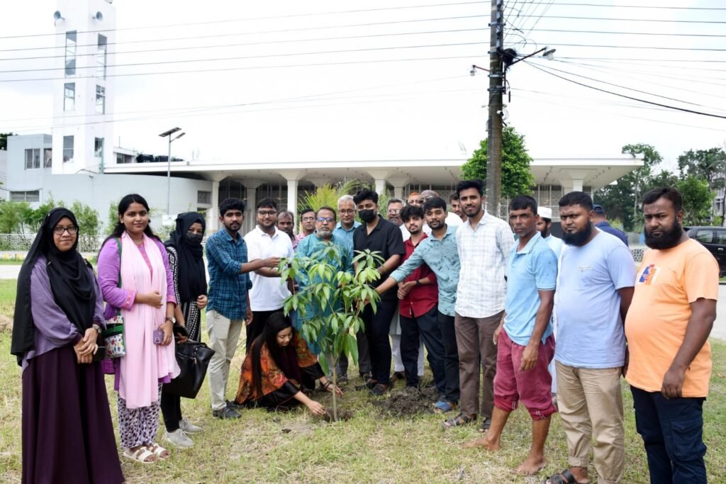 খুলনা বিশ্ববিদ্যালয়ে মীর মুগ্ধকে স্মরণে বৃক্ষরোপণ কর্মসূচি পালন